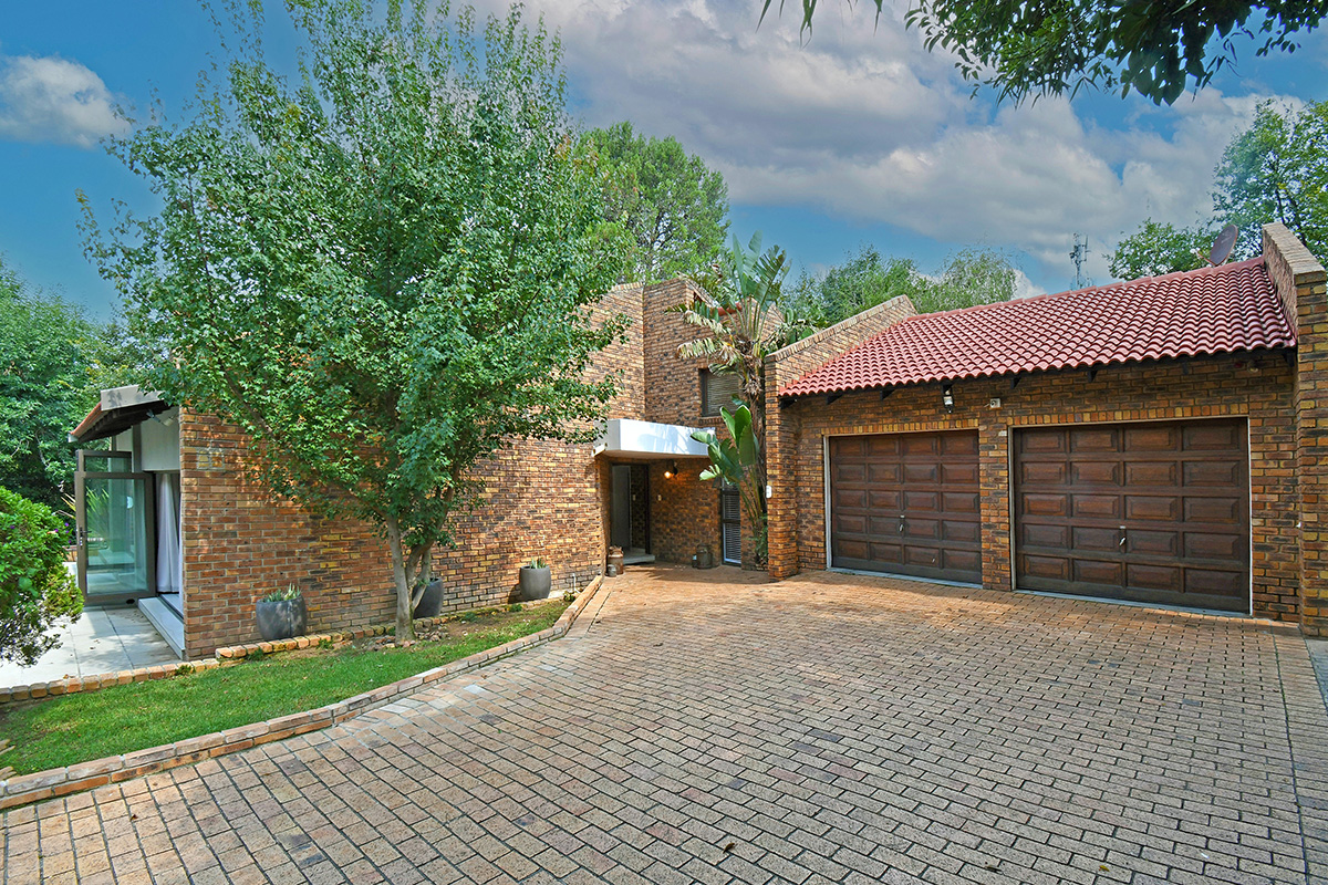 4 Bedroom Property for Sale in Paulshof Gauteng