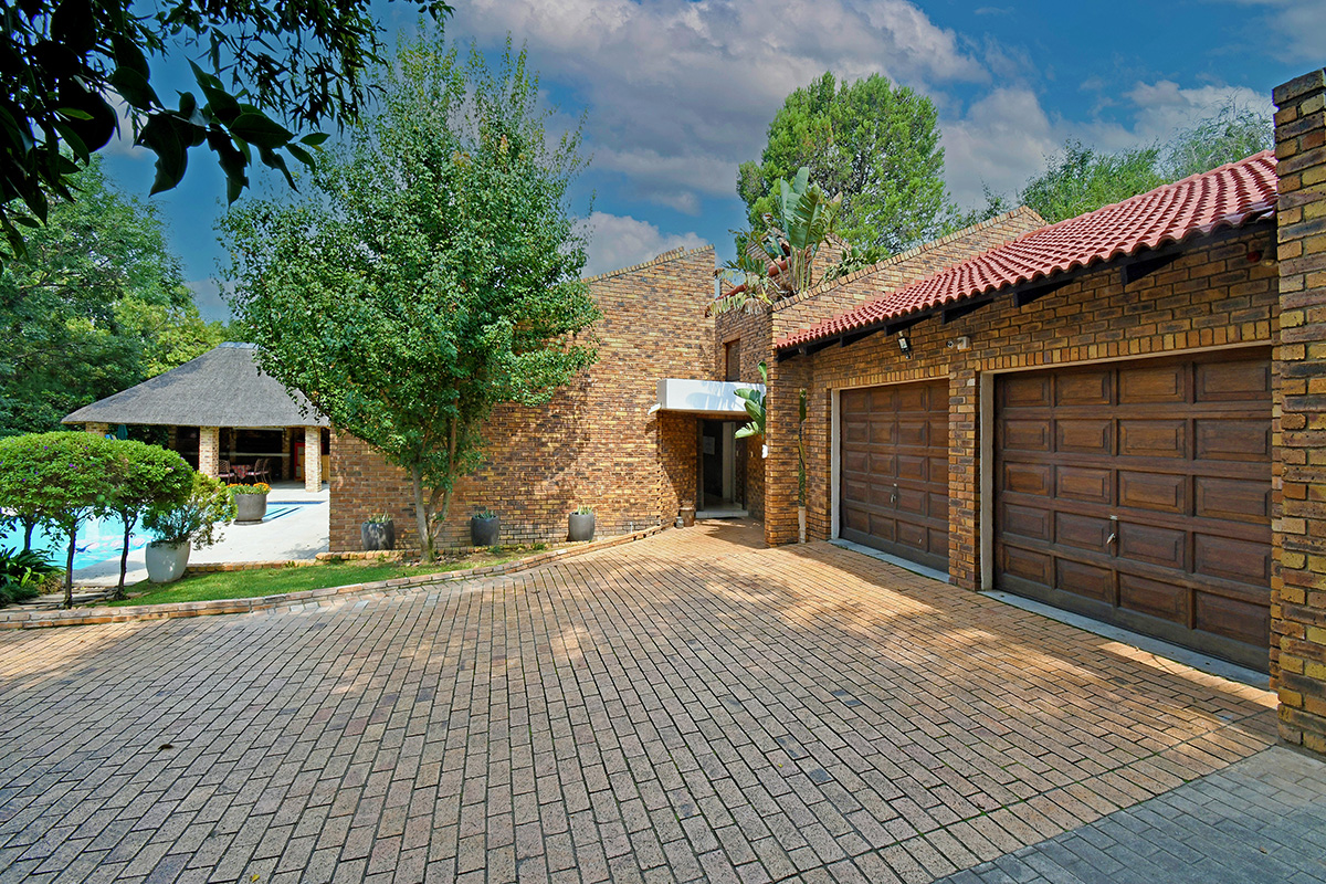 4 Bedroom Property for Sale in Paulshof Gauteng