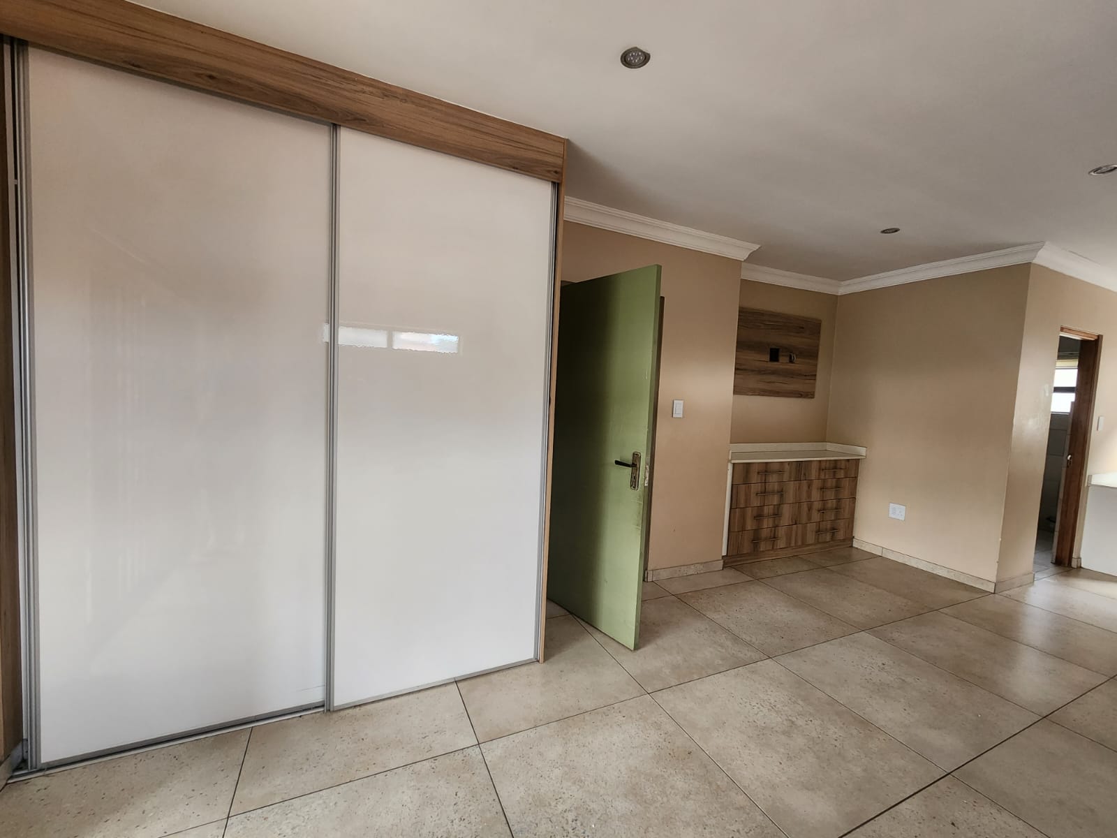 To Let 3 Bedroom Property for Rent in Kenleaf Gauteng