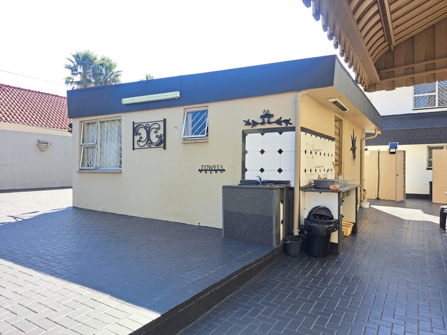 5 Bedroom Property for Sale in Claudius Gauteng