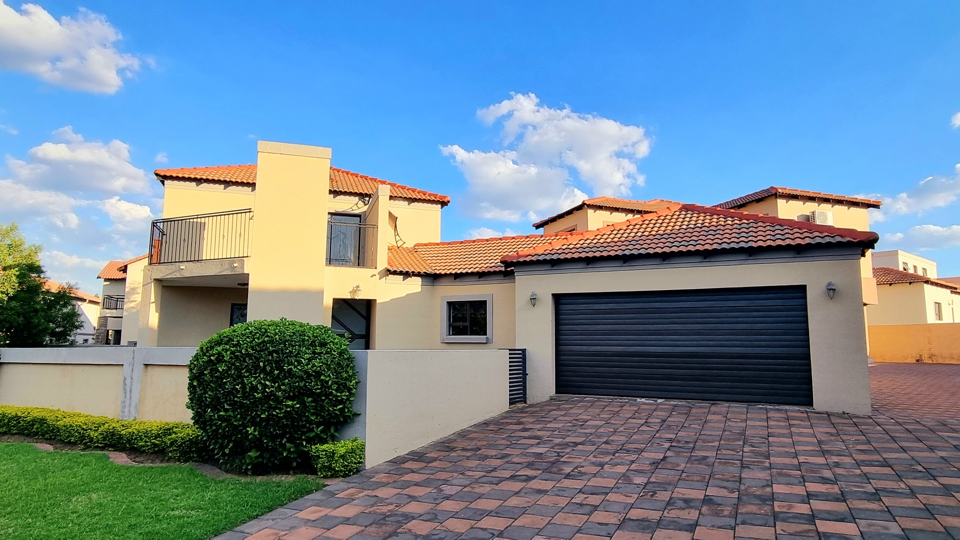 To Let 4 Bedroom Property for Rent in Crescent Wood Country Estate Gauteng