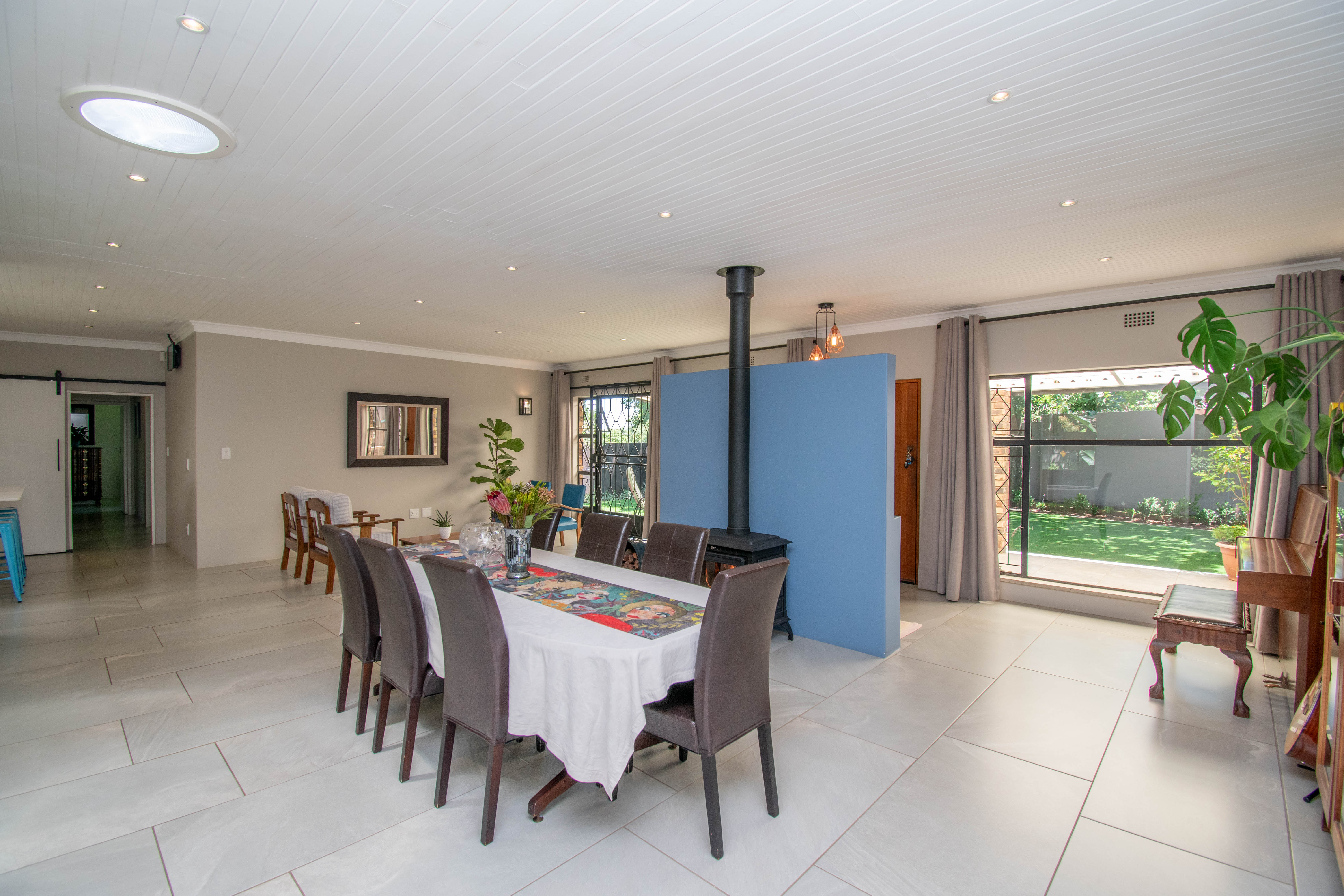 4 Bedroom Property for Sale in Fontainebleau Gauteng