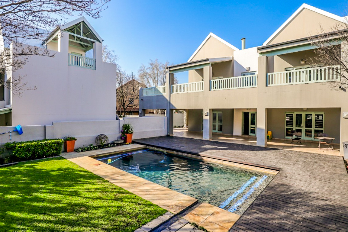 1 Bedroom Property for Sale in Lonehill Gauteng