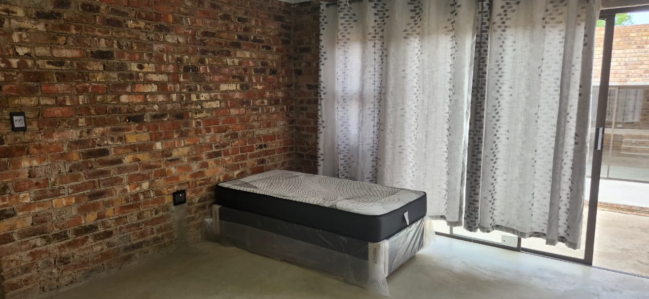 To Let 1 Bedroom Property for Rent in Glen Austin Gauteng