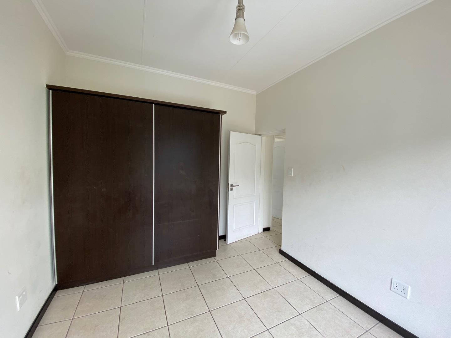 2 Bedroom Property for Sale in Oakdene Gauteng