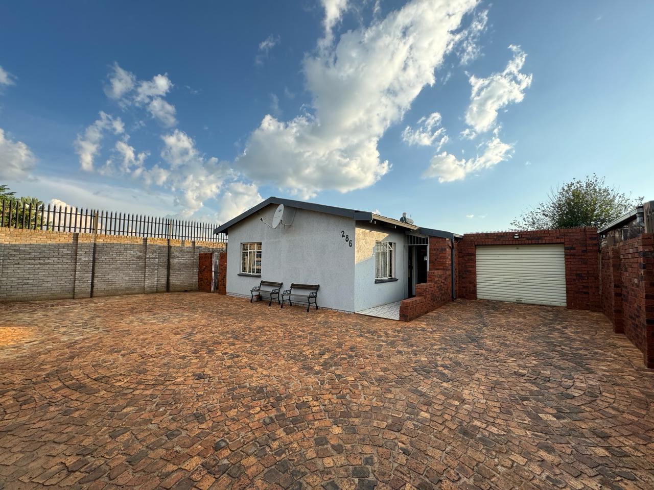 3 Bedroom Property for Sale in Lenasia Ext 11 Gauteng