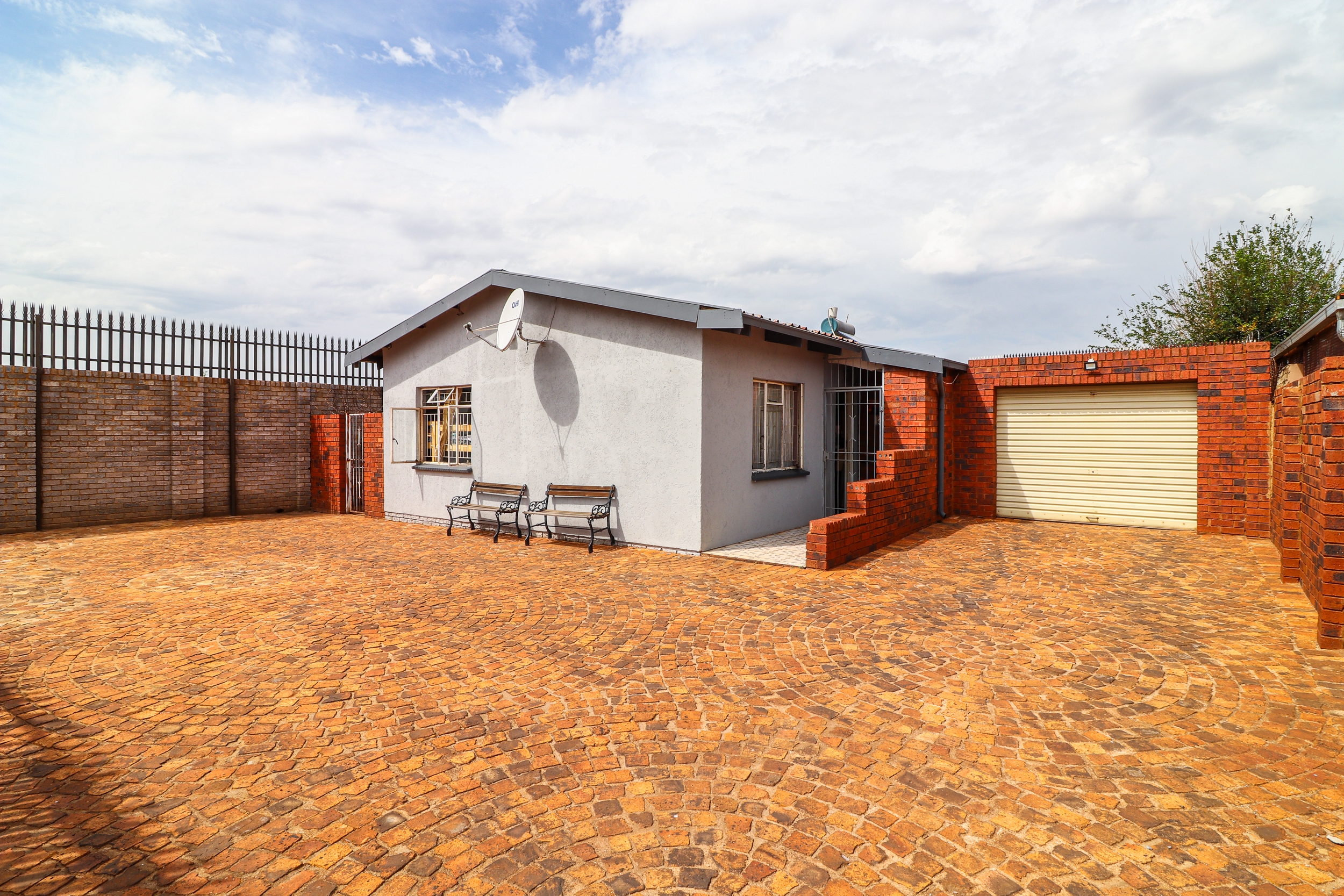 3 Bedroom Property for Sale in Lenasia Ext 11 Gauteng