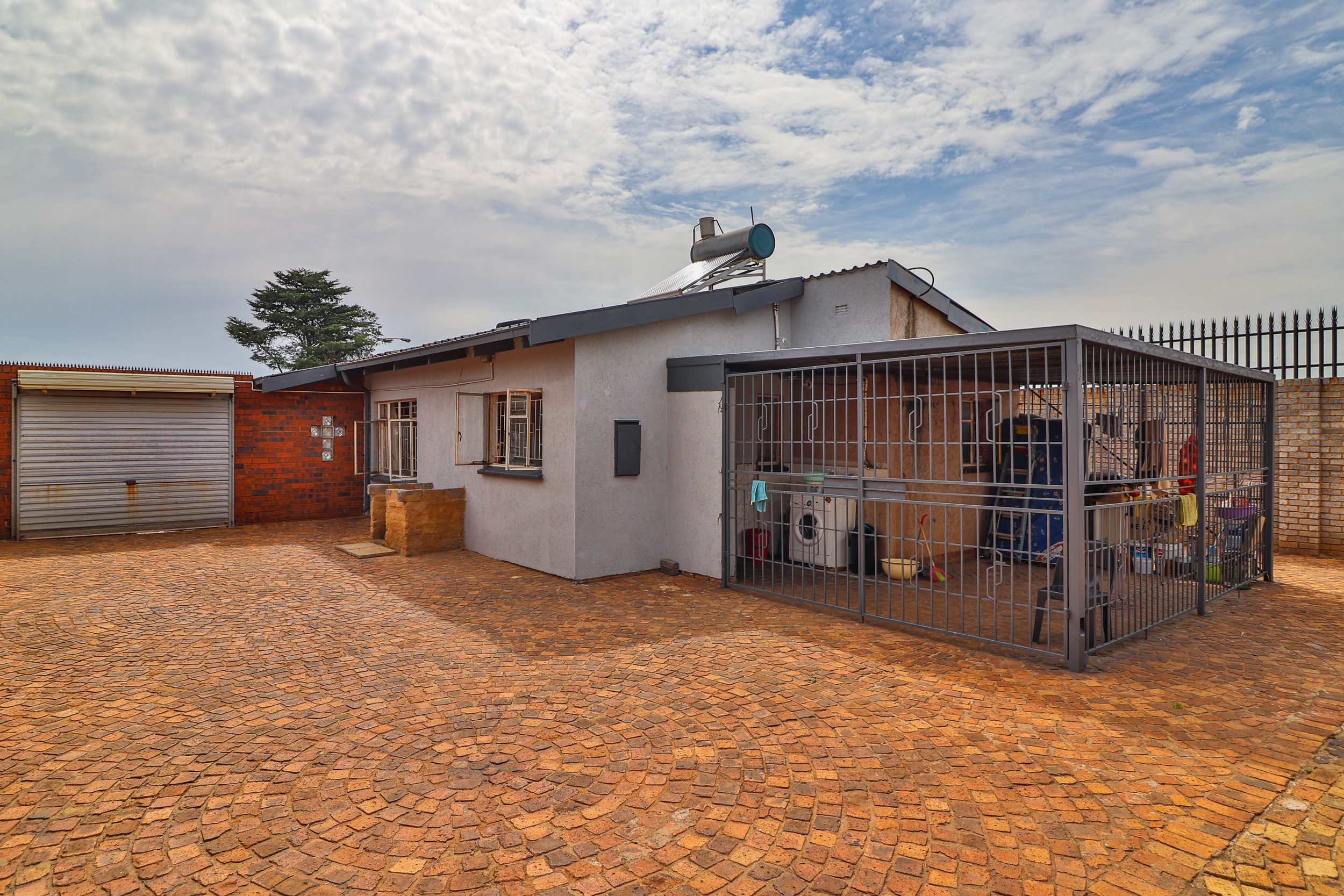 3 Bedroom Property for Sale in Lenasia Ext 11 Gauteng