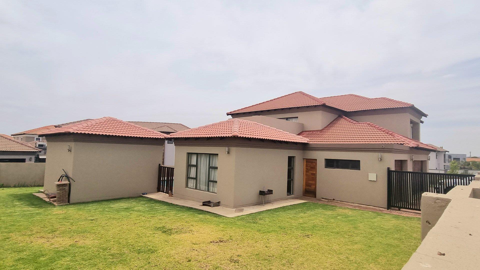 5 Bedroom Property for Sale in Crescent Wood Country Estate Gauteng