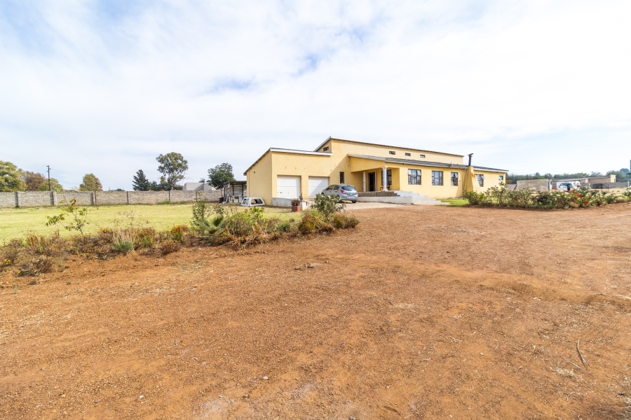 7 Bedroom Property for Sale in Homestead Apple Orchards Gauteng