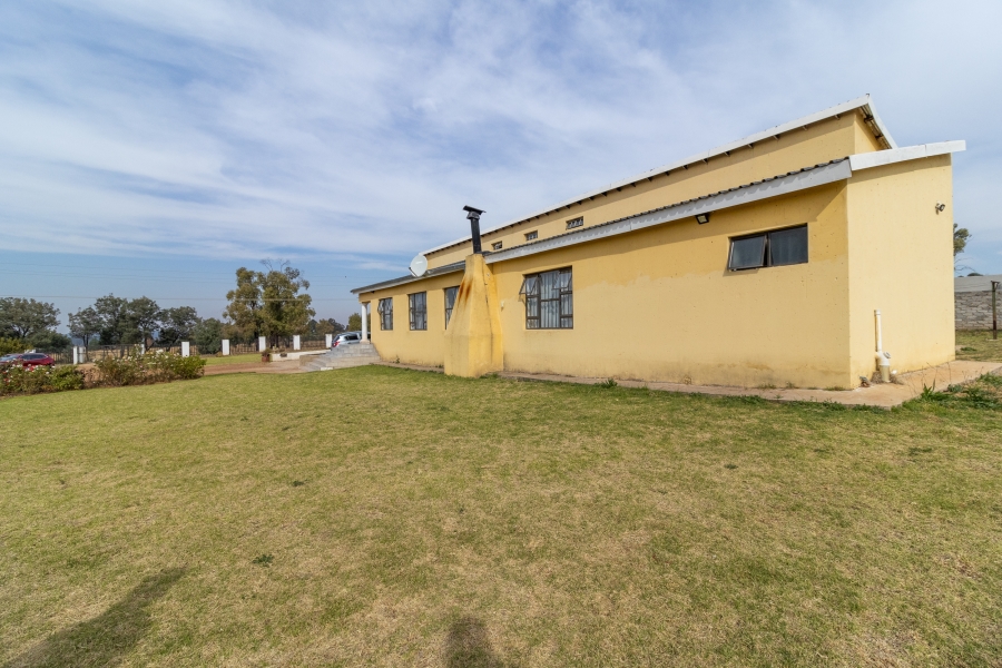 7 Bedroom Property for Sale in Homestead Apple Orchards Gauteng