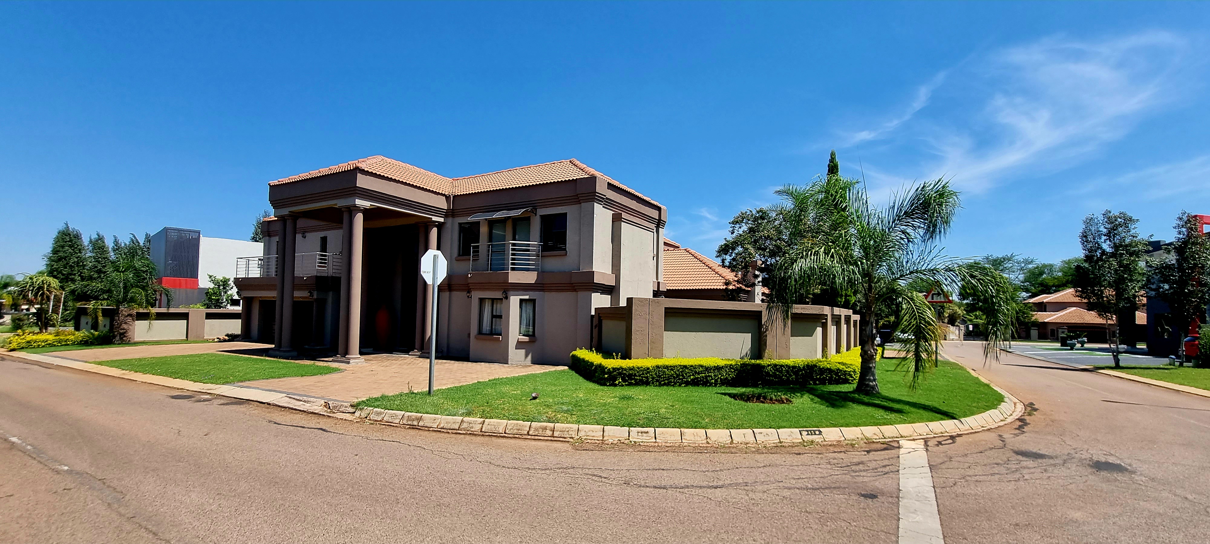 6 Bedroom Property for Sale in Zambezi Country Estate Gauteng