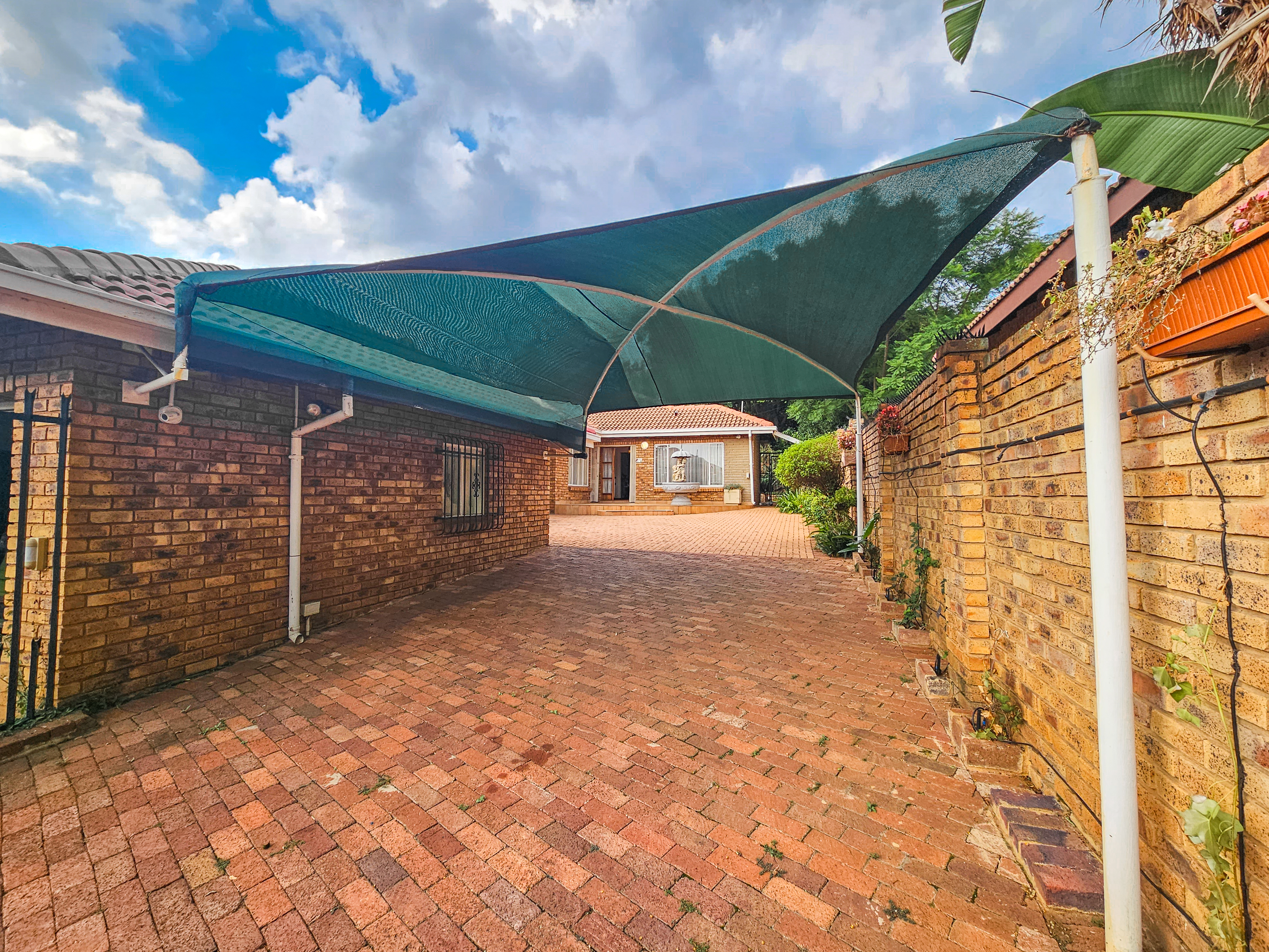 3 Bedroom Property for Sale in Faerie Glen Gauteng