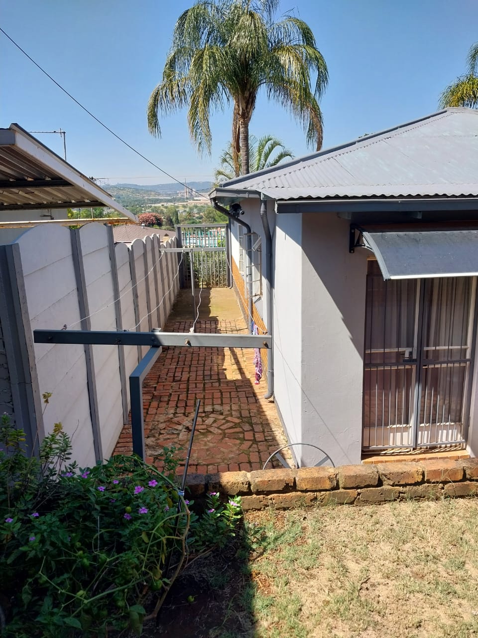 3 Bedroom Property for Sale in Mountain View Gauteng