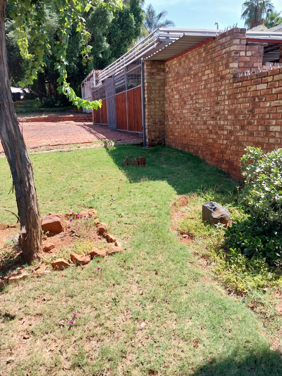 3 Bedroom Property for Sale in Mountain View Gauteng