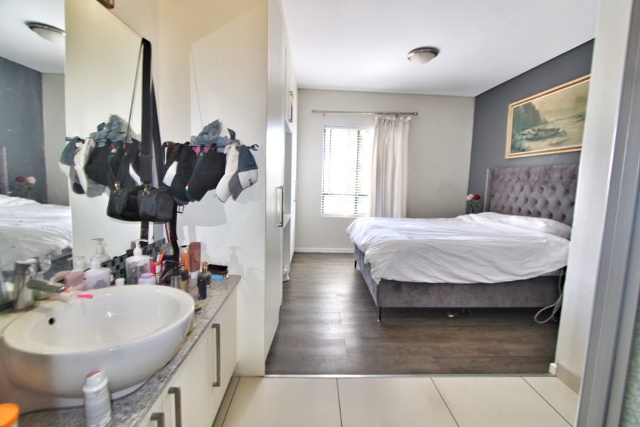 2 Bedroom Property for Sale in Sandton Central Gauteng