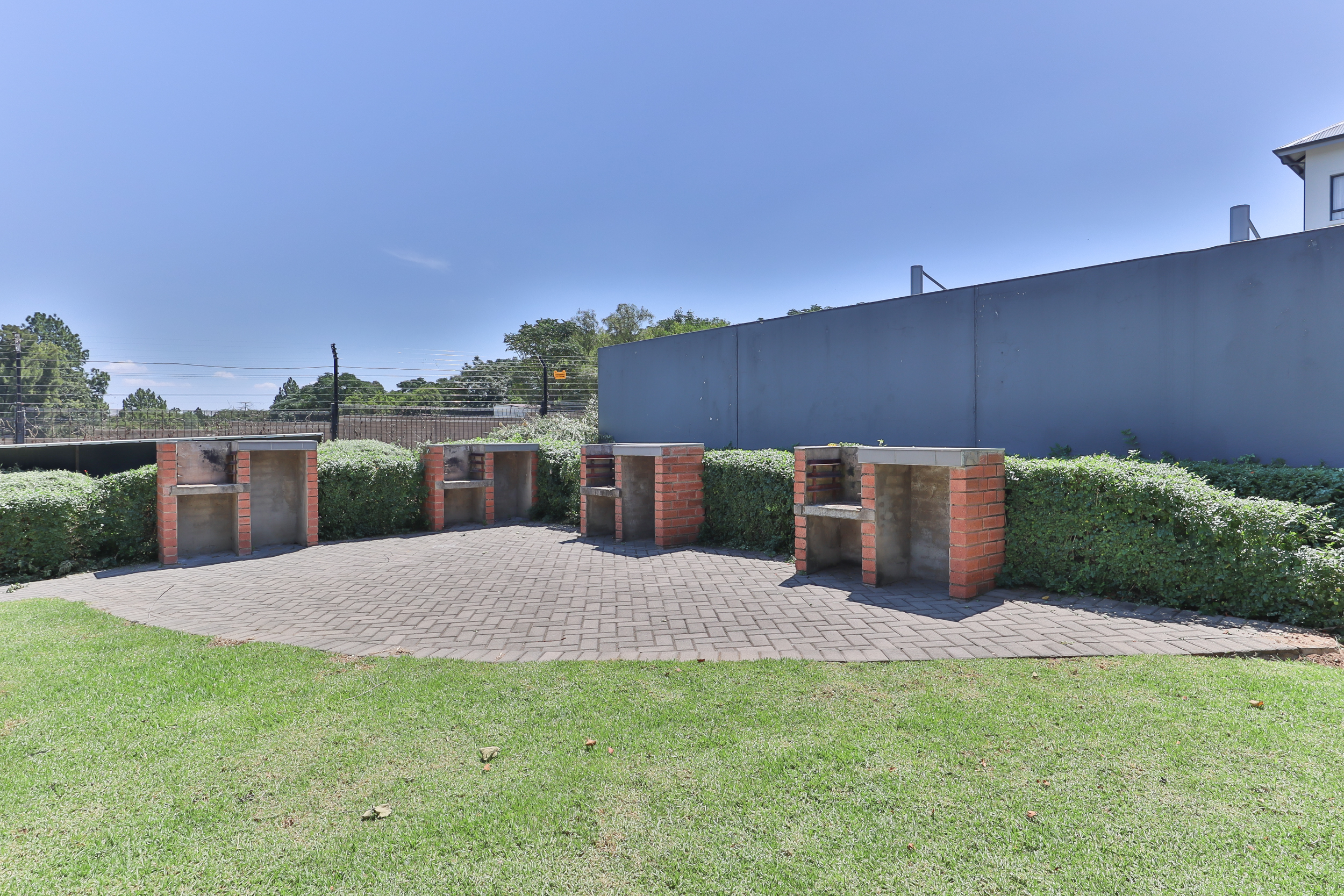 1 Bedroom Property for Sale in Broadacres Gauteng