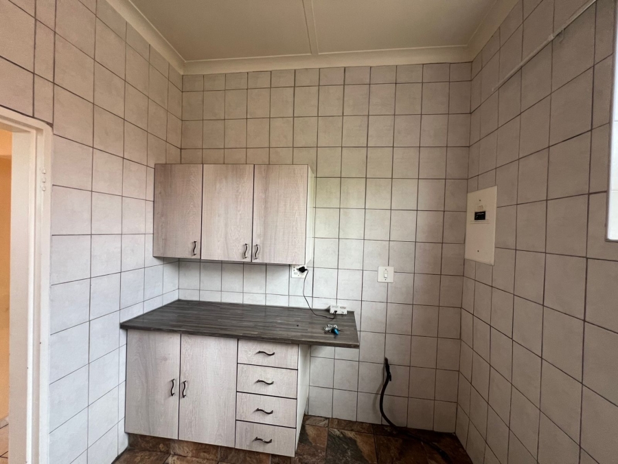 To Let 2 Bedroom Property for Rent in Castleview Gauteng