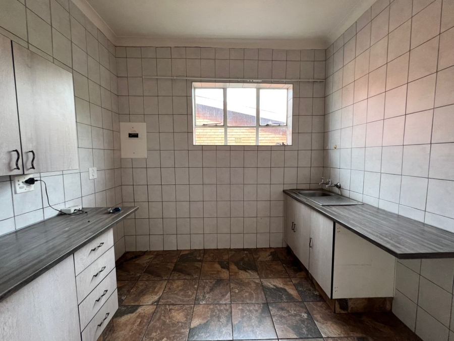 To Let 2 Bedroom Property for Rent in Castleview Gauteng