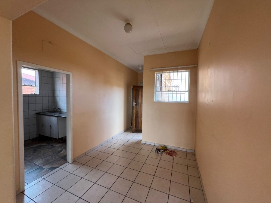 To Let 2 Bedroom Property for Rent in Castleview Gauteng