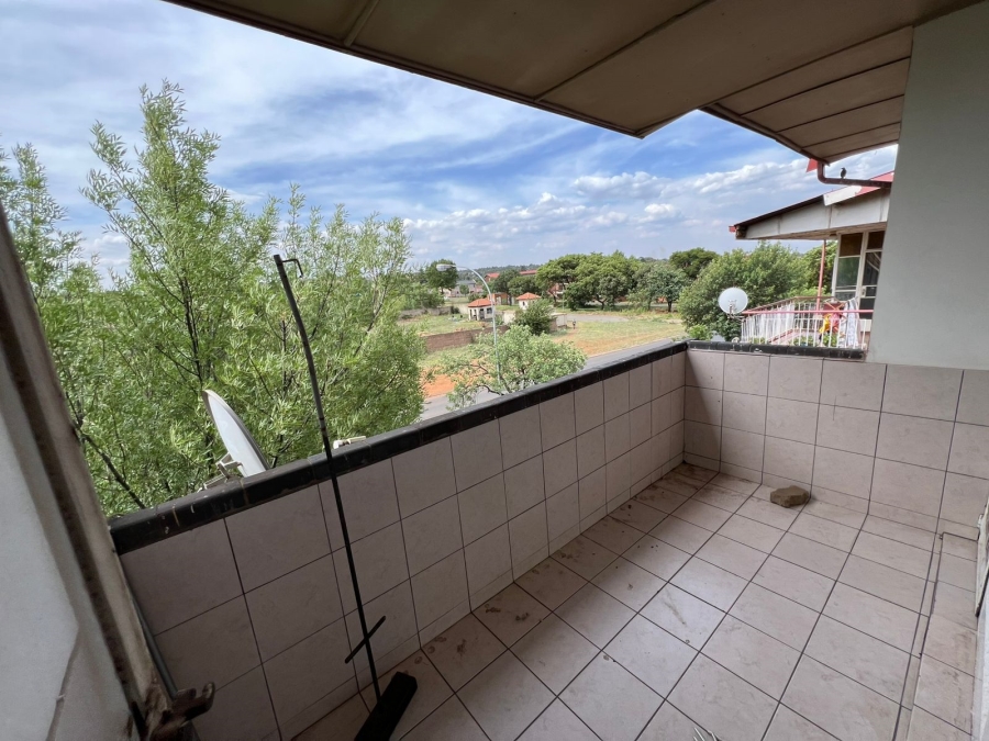 To Let 2 Bedroom Property for Rent in Castleview Gauteng