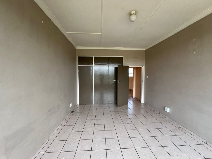 To Let 2 Bedroom Property for Rent in Castleview Gauteng