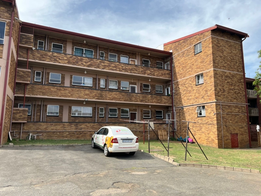 To Let 2 Bedroom Property for Rent in Castleview Gauteng