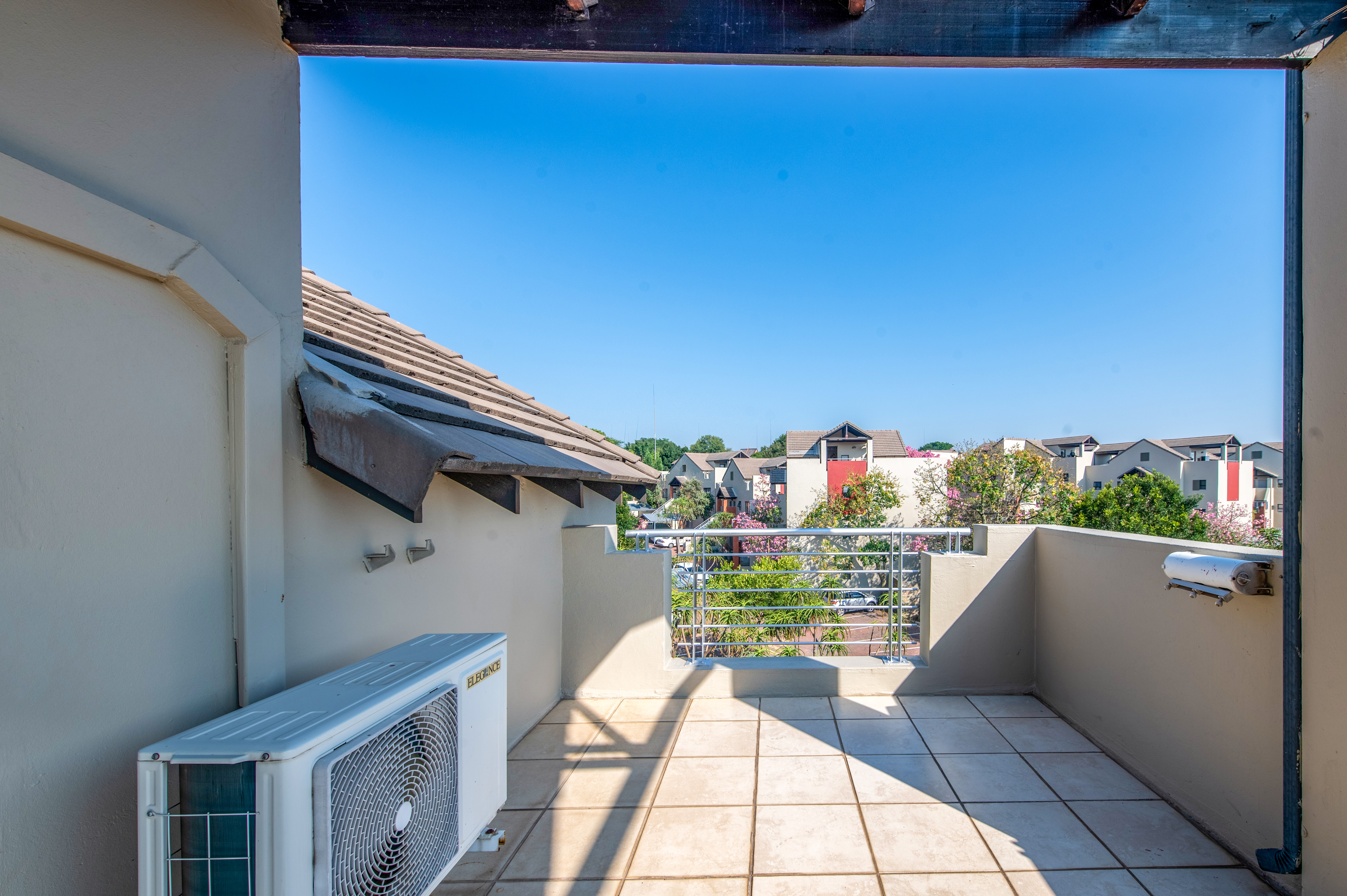 1 Bedroom Property for Sale in Lonehill Gauteng