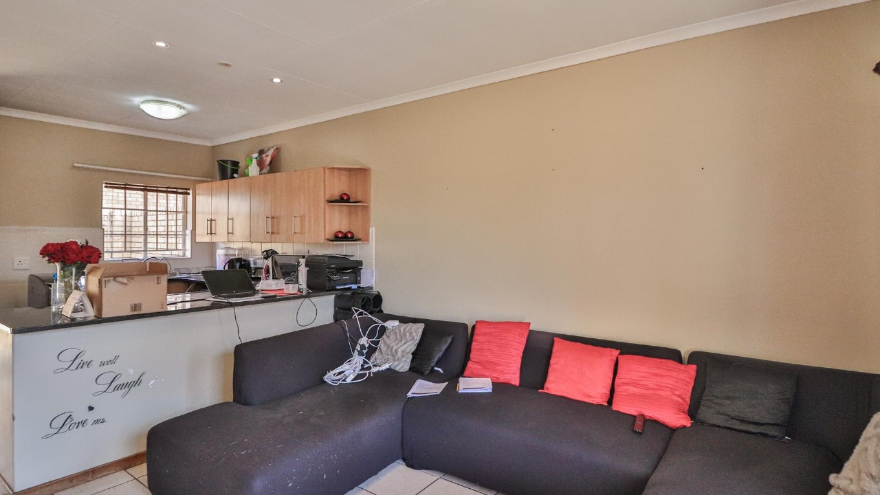 2 Bedroom Property for Sale in The Reeds Gauteng