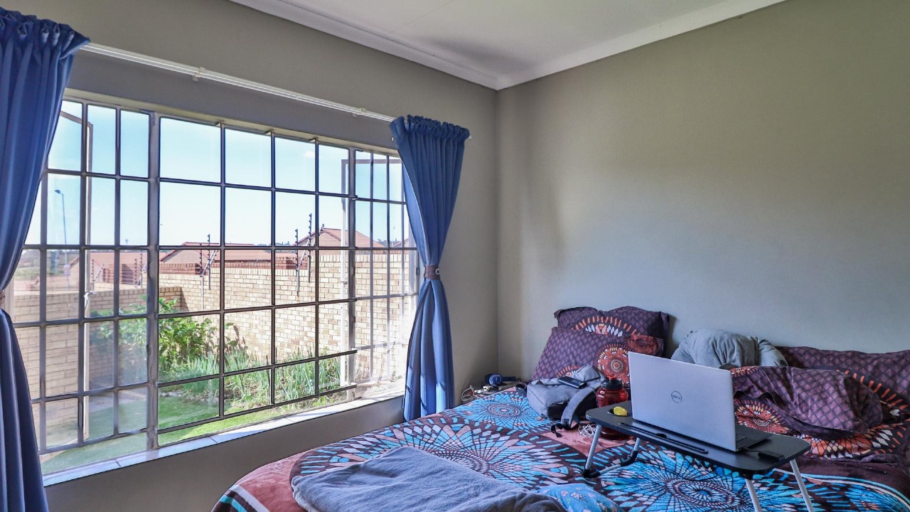 2 Bedroom Property for Sale in The Reeds Gauteng