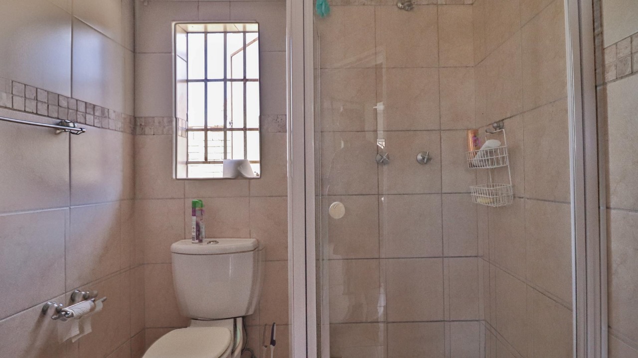 2 Bedroom Property for Sale in The Reeds Gauteng