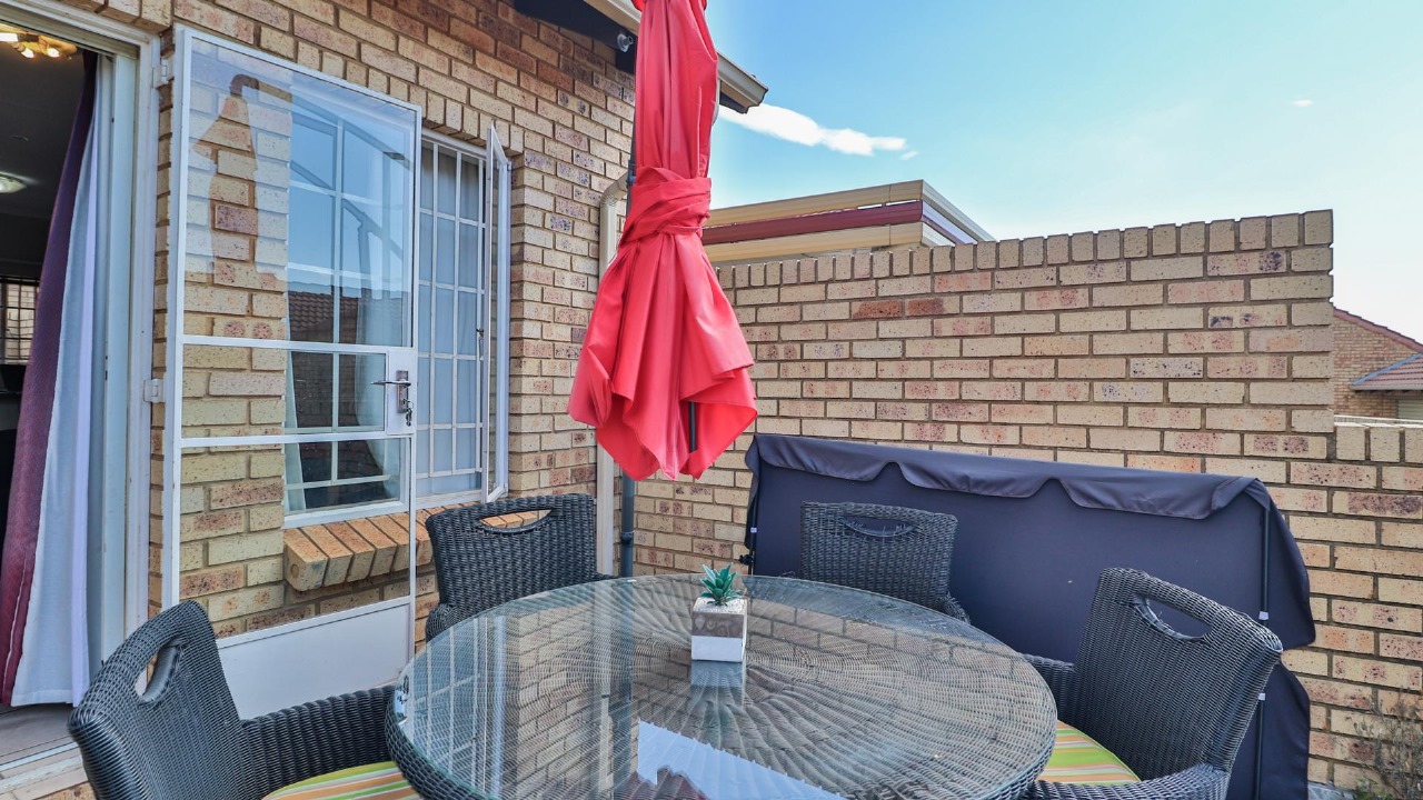 2 Bedroom Property for Sale in The Reeds Gauteng