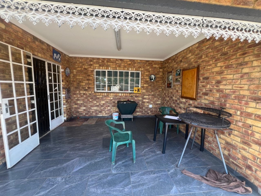 2 Bedroom Property for Sale in Meyerton Central Gauteng