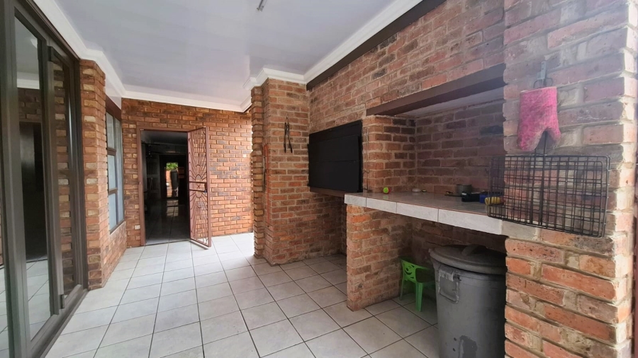 5 Bedroom Property for Sale in Meyerton Central Gauteng