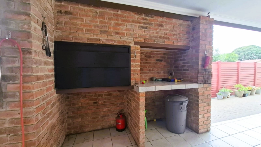 5 Bedroom Property for Sale in Meyerton Central Gauteng