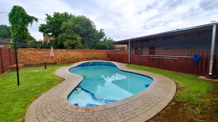 5 Bedroom Property for Sale in Meyerton Central Gauteng