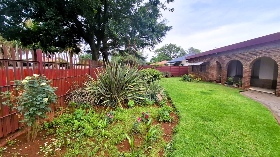 5 Bedroom Property for Sale in Meyerton Central Gauteng