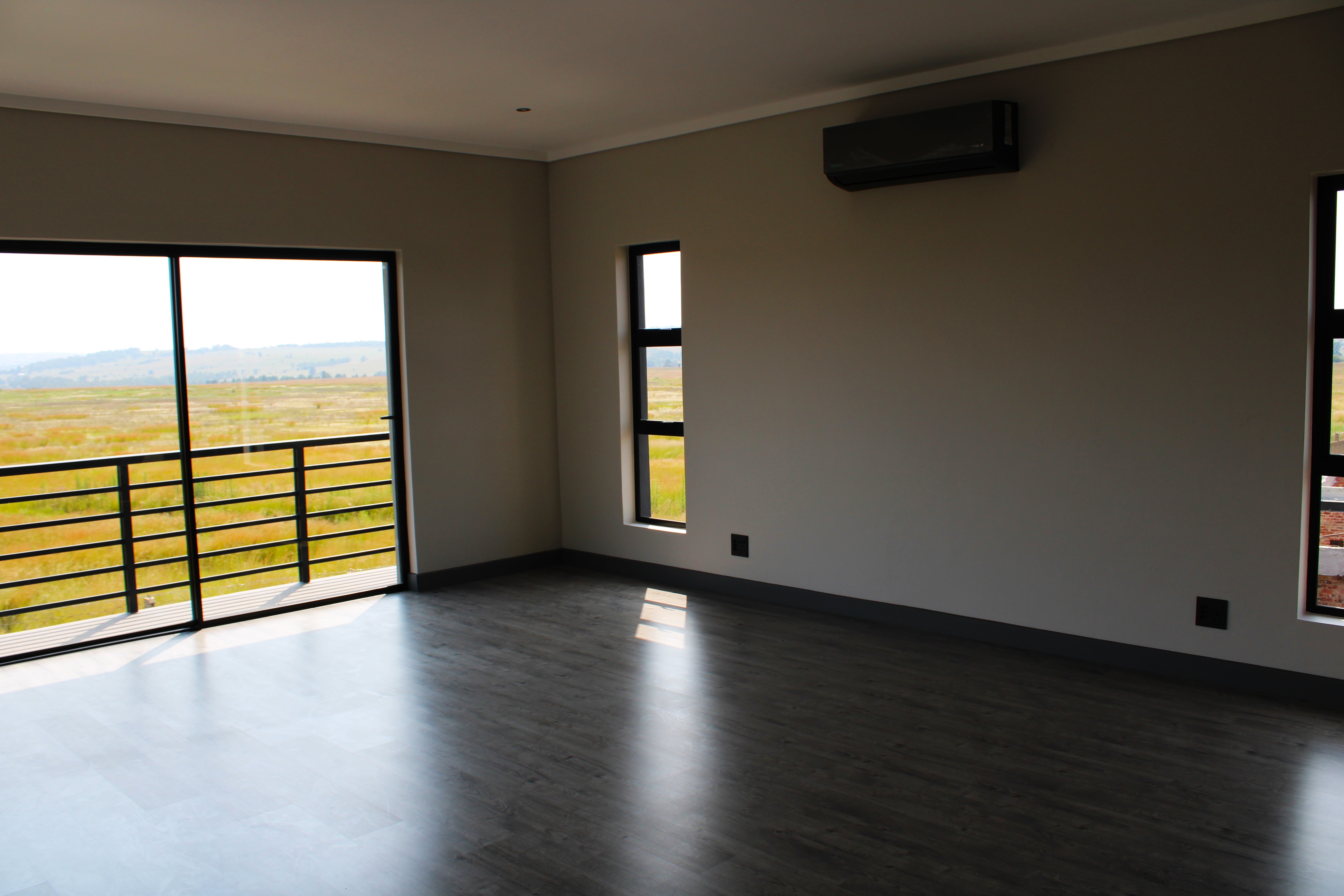 5 Bedroom Property for Sale in Midstream Heights Gauteng