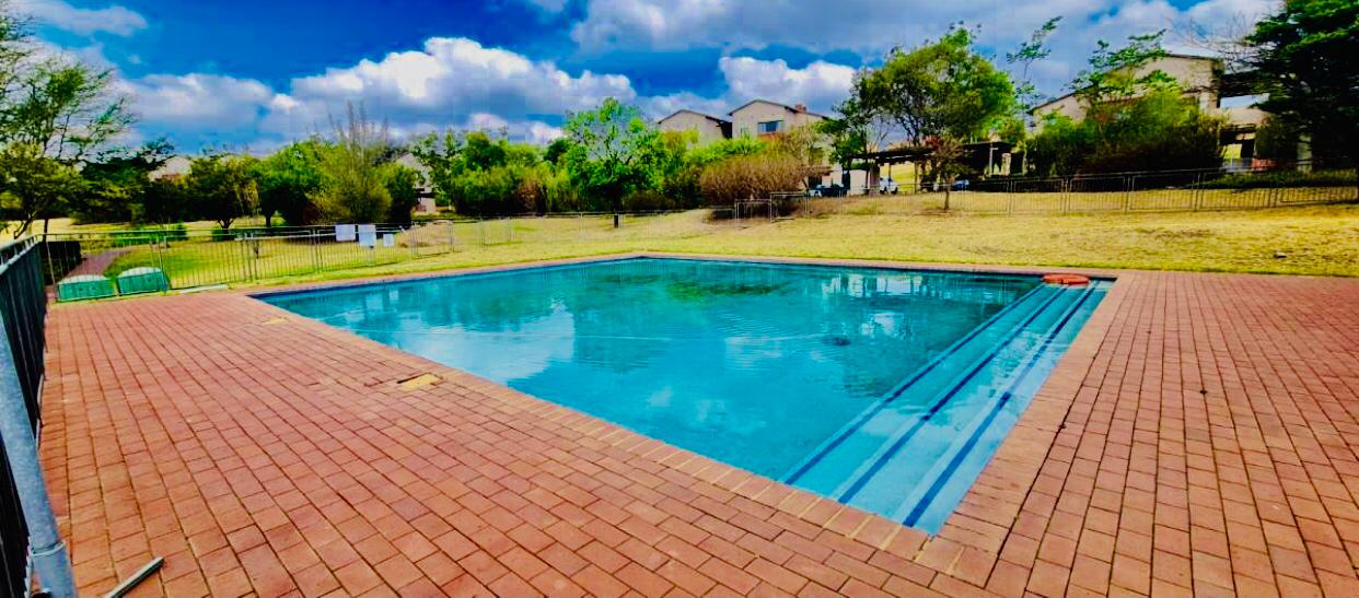 1 Bedroom Property for Sale in Jackal Creek Golf Estate Gauteng