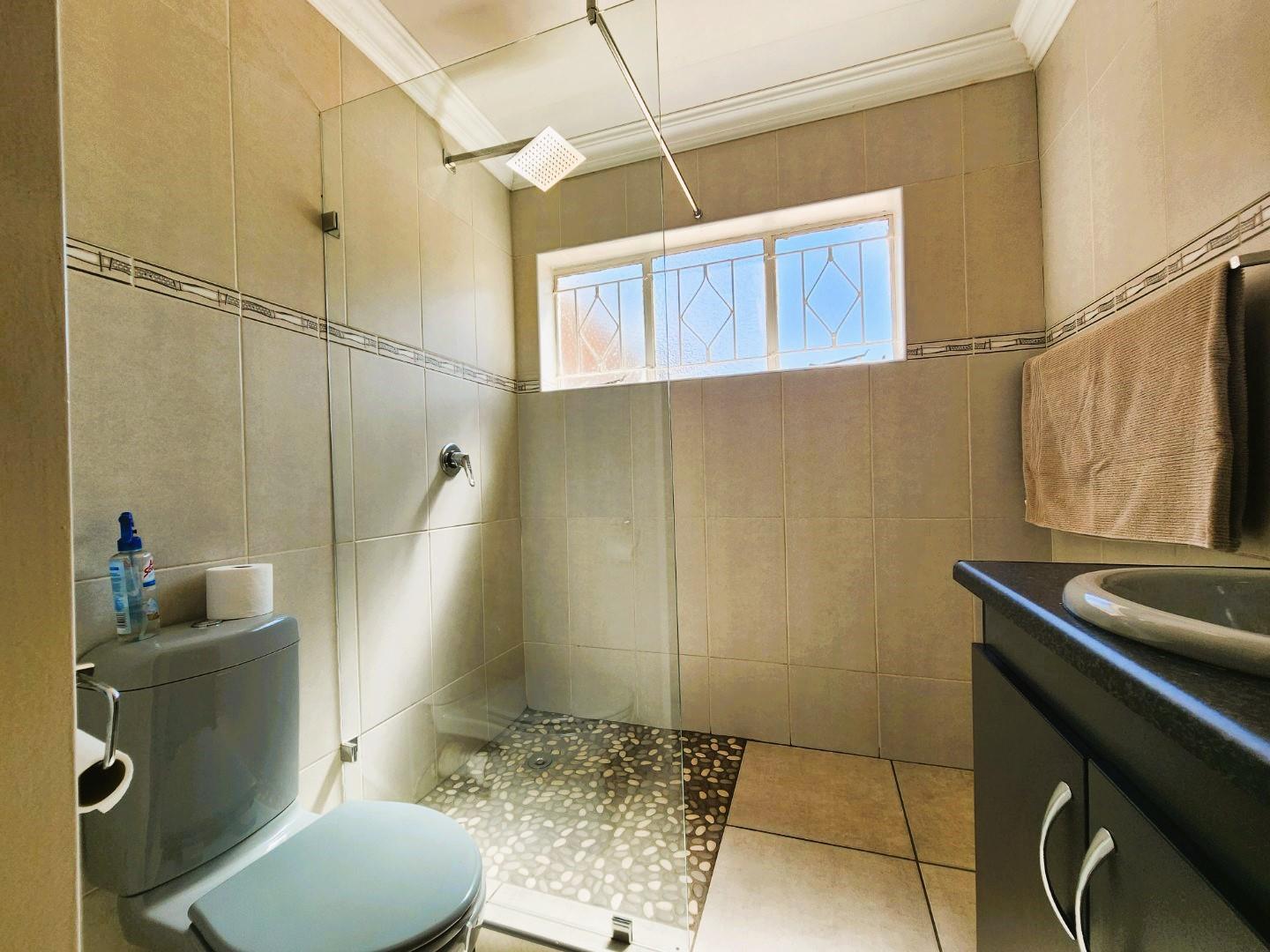 4 Bedroom Property for Sale in Unitas Park Gauteng