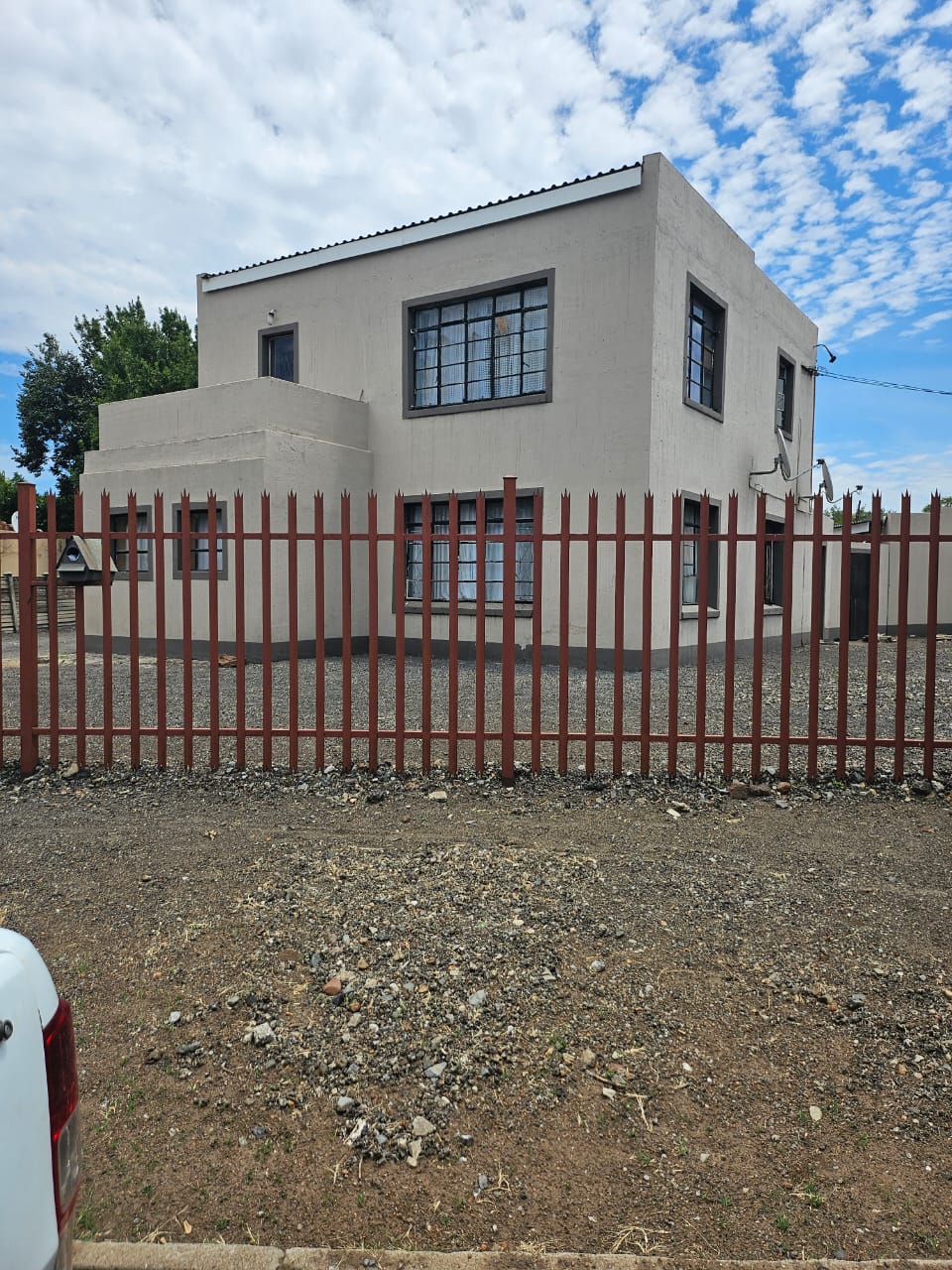 10 Bedroom Property for Sale in Peacehaven Gauteng