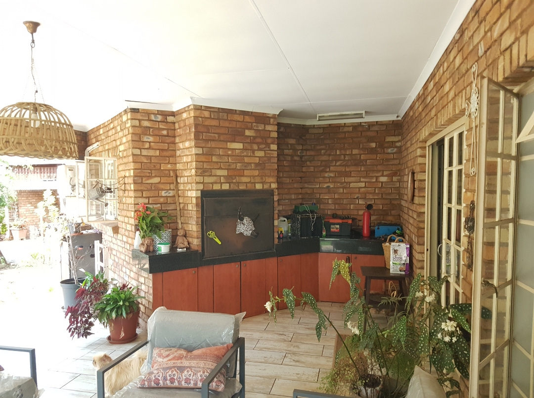 7 Bedroom Property for Sale in Montana Gauteng