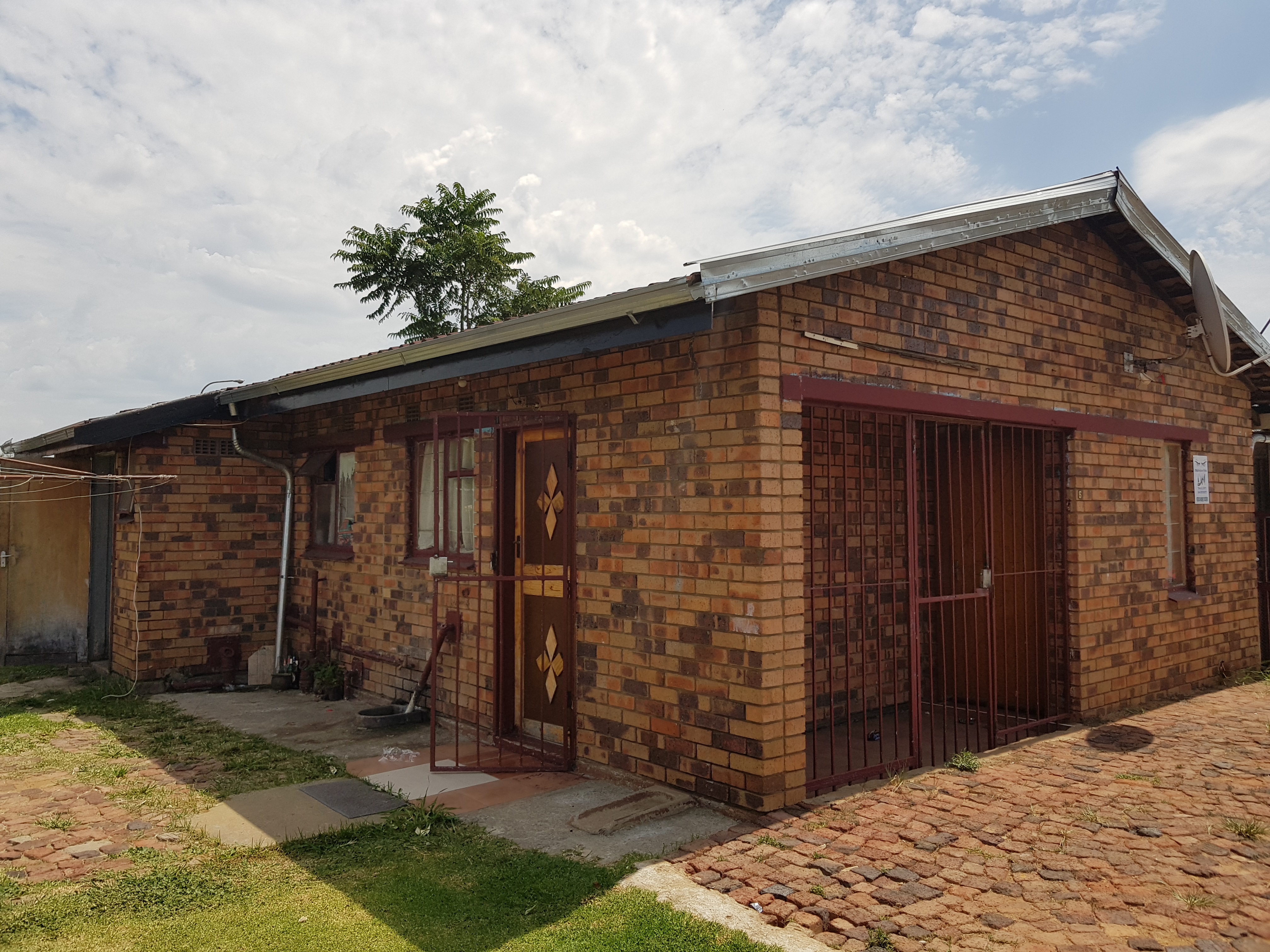 2 Bedroom Property for Sale in Leeuhof Gauteng