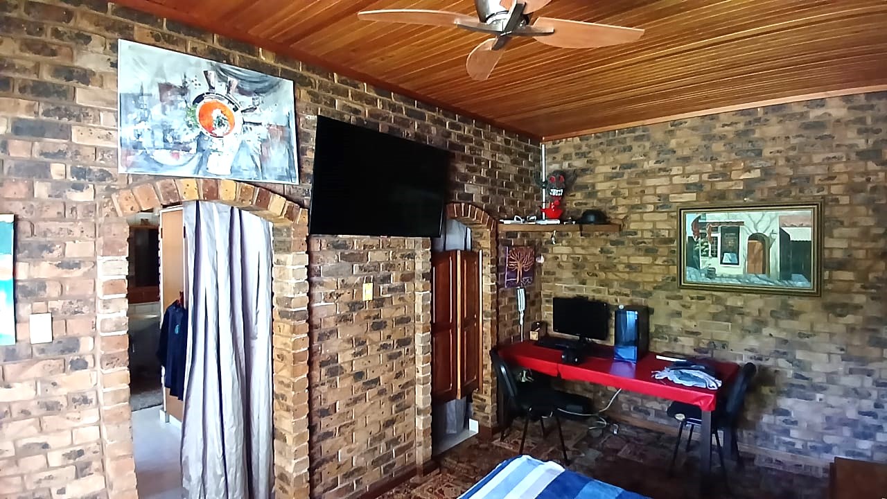 5 Bedroom Property for Sale in Unitas Park Gauteng