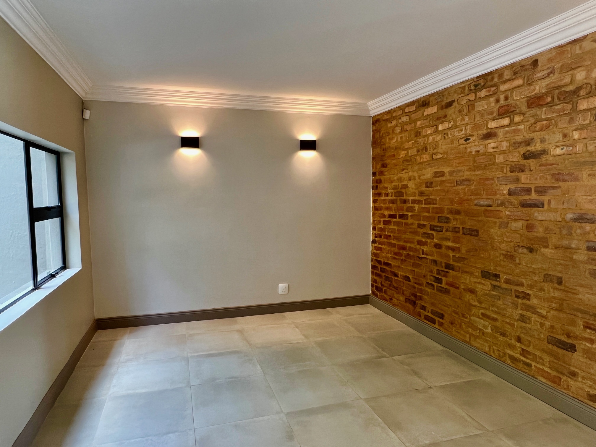 5 Bedroom Property for Sale in Garsfontein Gauteng