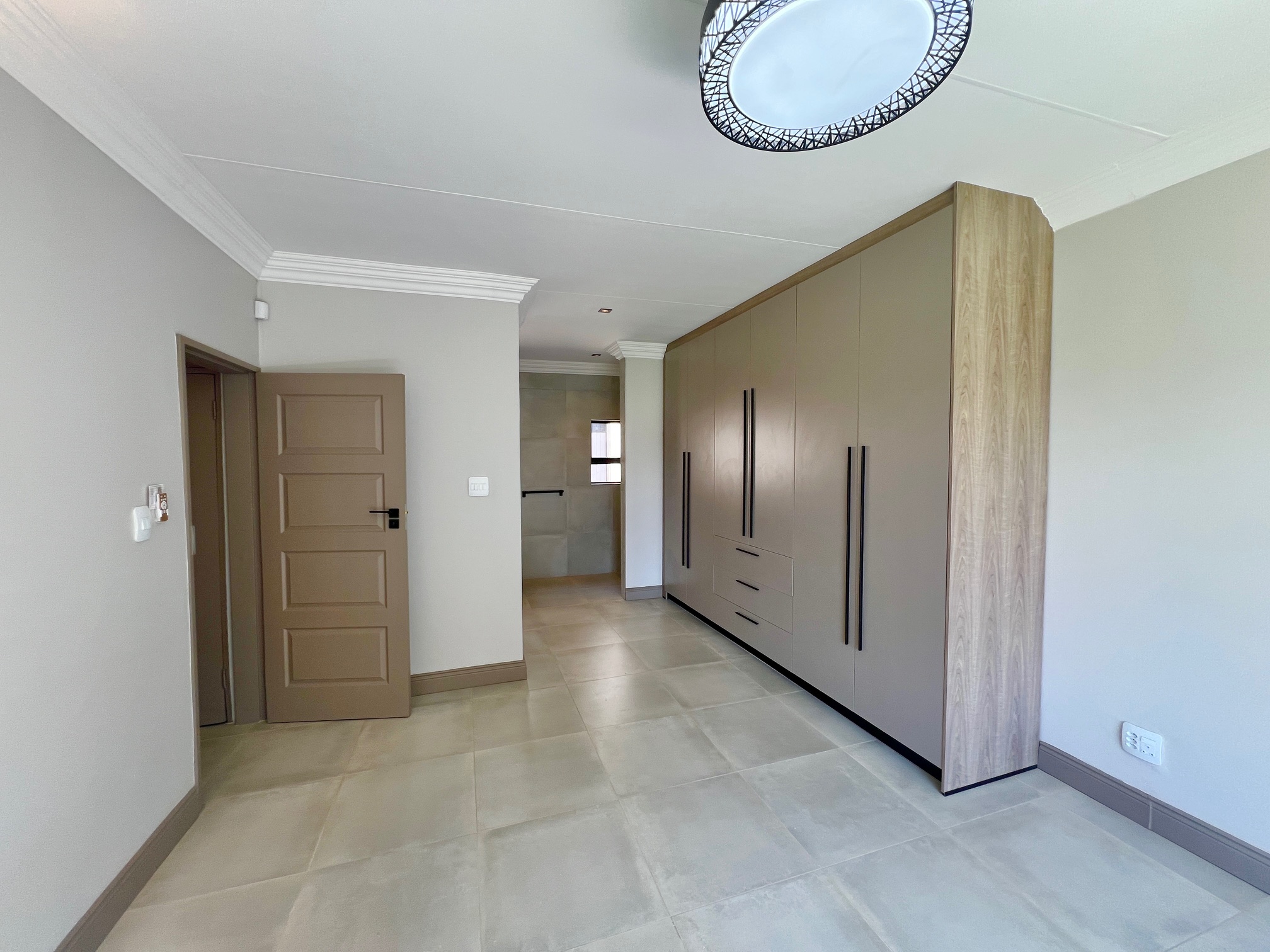 5 Bedroom Property for Sale in Garsfontein Gauteng