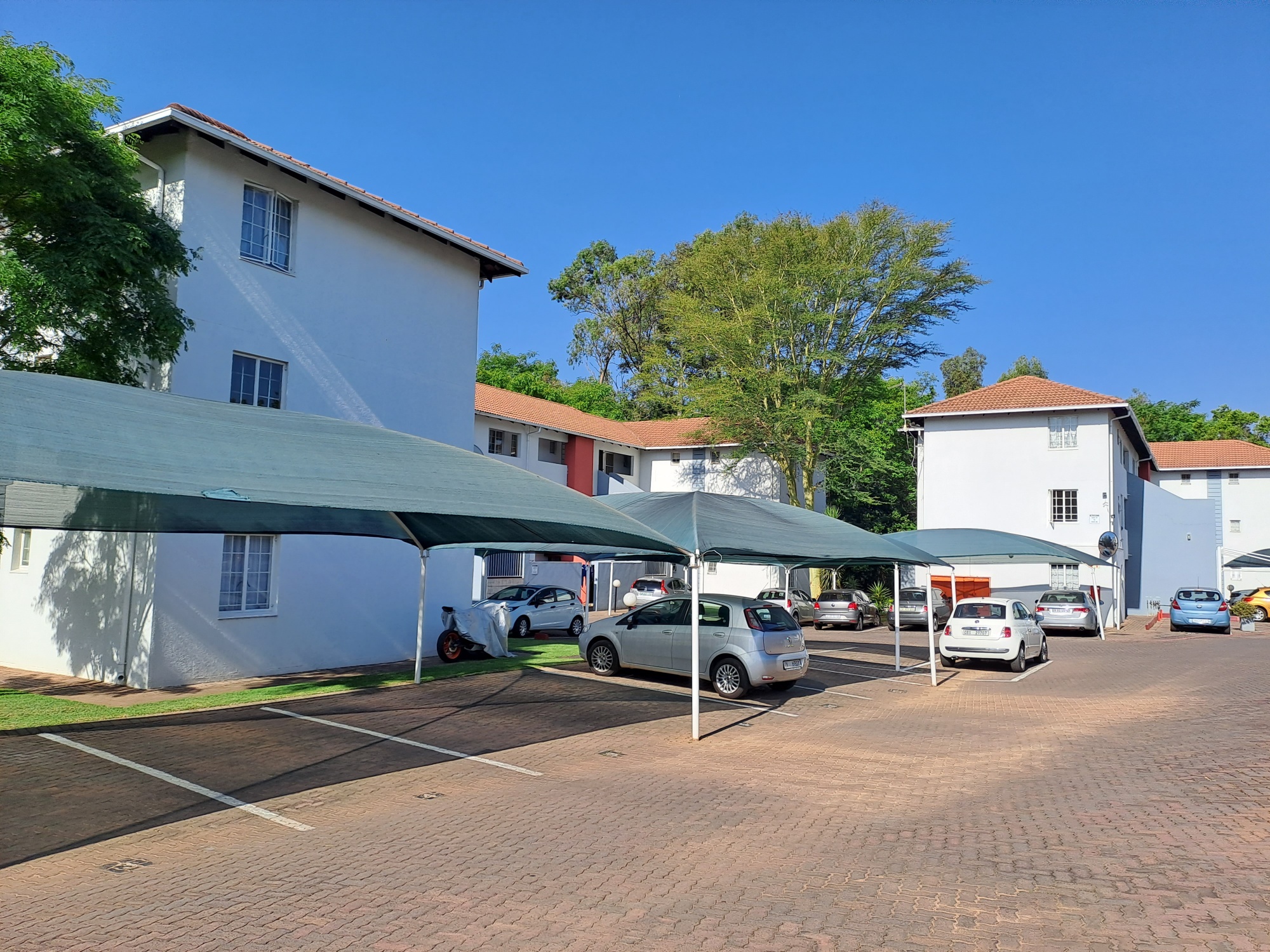 2 Bedroom Property for Sale in Groenkloof Gauteng