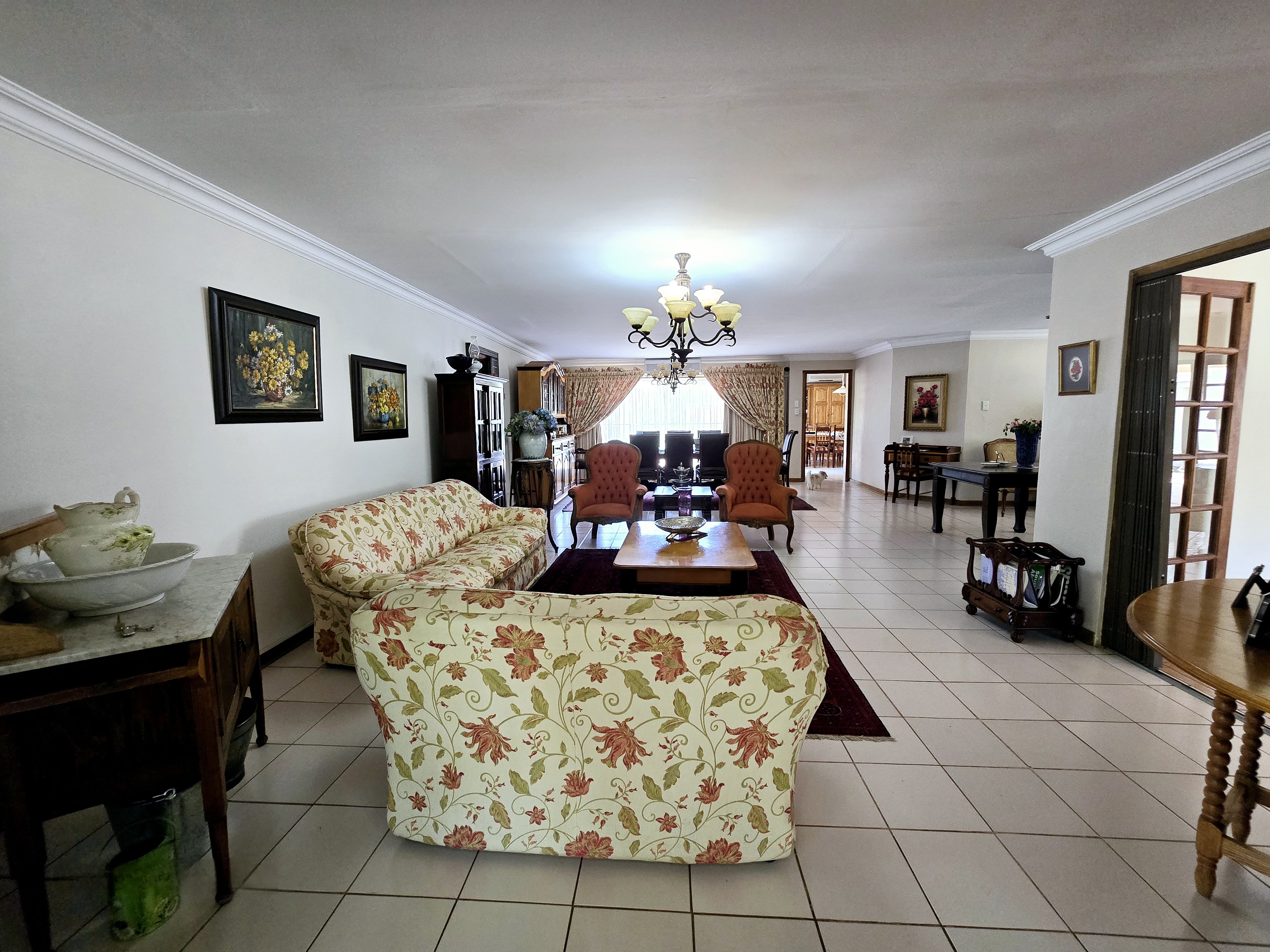 6 Bedroom Property for Sale in Honingneskrans Ah Gauteng