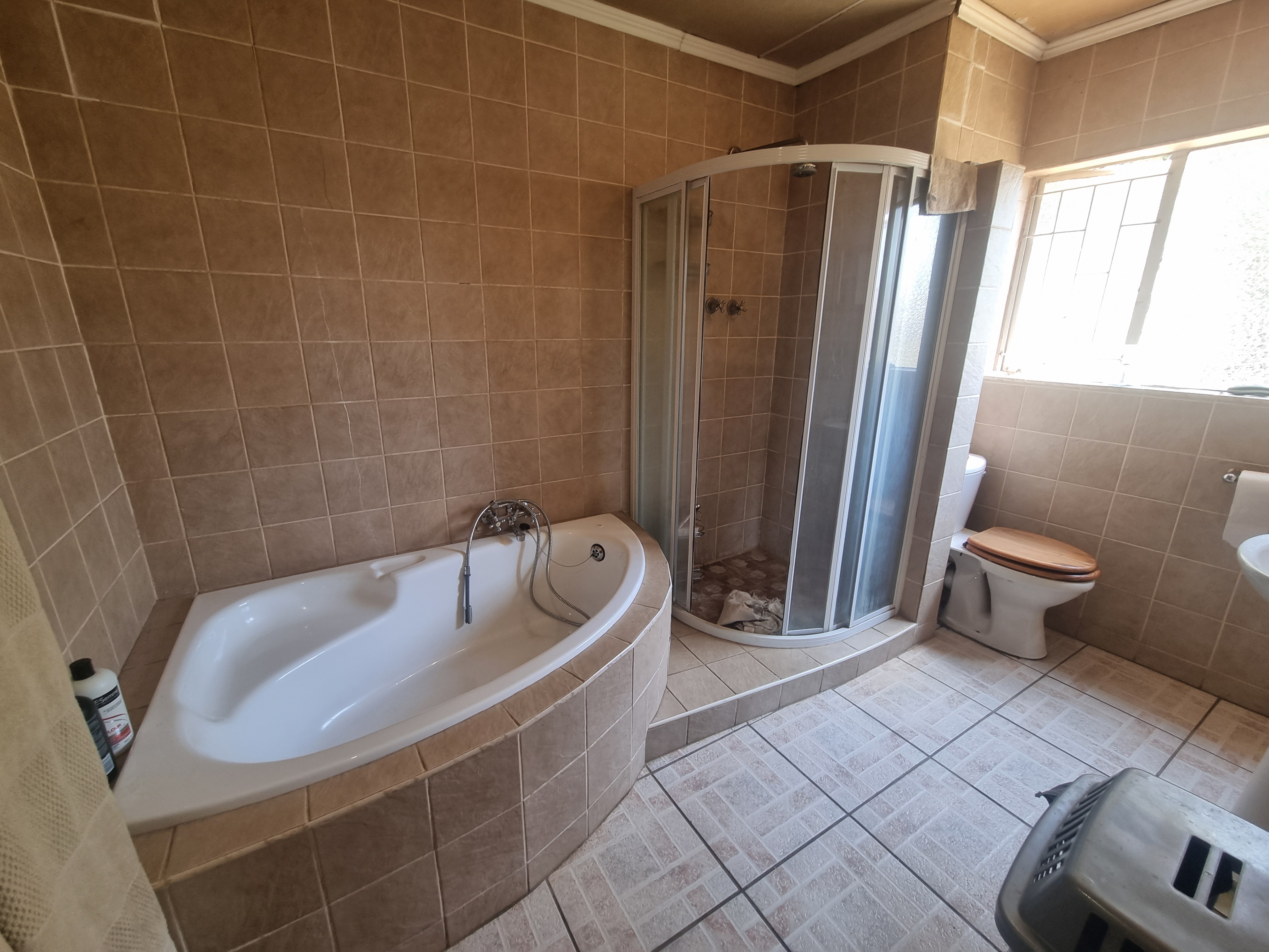 5 Bedroom Property for Sale in Zesfontein A H Gauteng