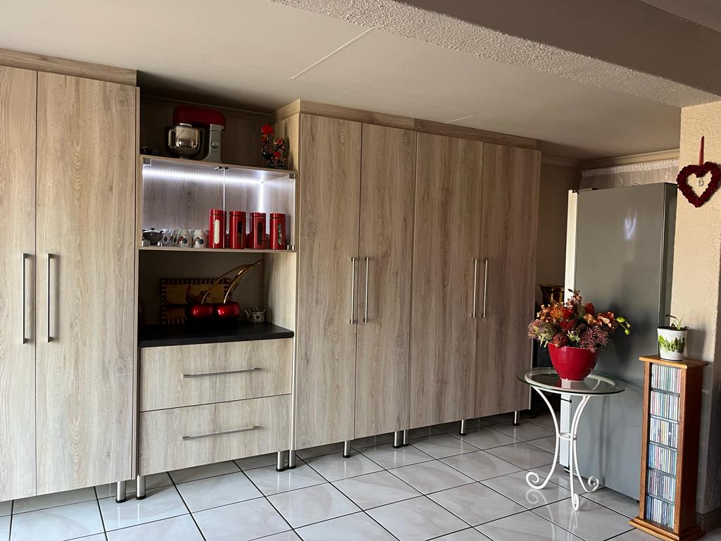 3 Bedroom Property for Sale in Rothdene Gauteng